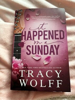It Happened on a Sunday by Tracy Wolff - Pink Cover